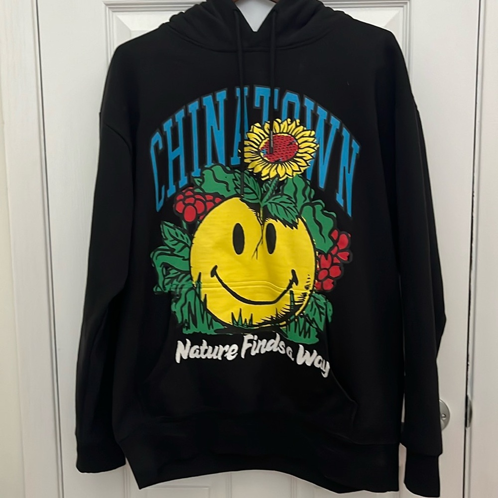 New Chinatown Market Black Heavyweight Hoodie Size Large